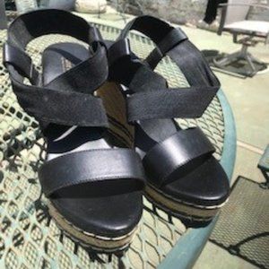 Charles David Wedge Sandal - Size 9